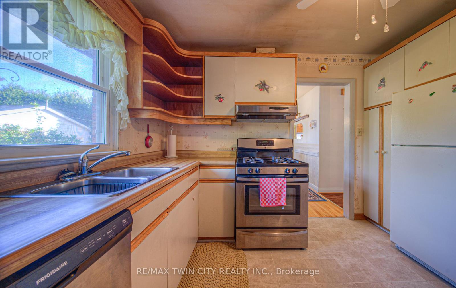 26 Culham Drive, Cambridge, Ontario  N1S 2G8 - Photo 14 - X12475525
