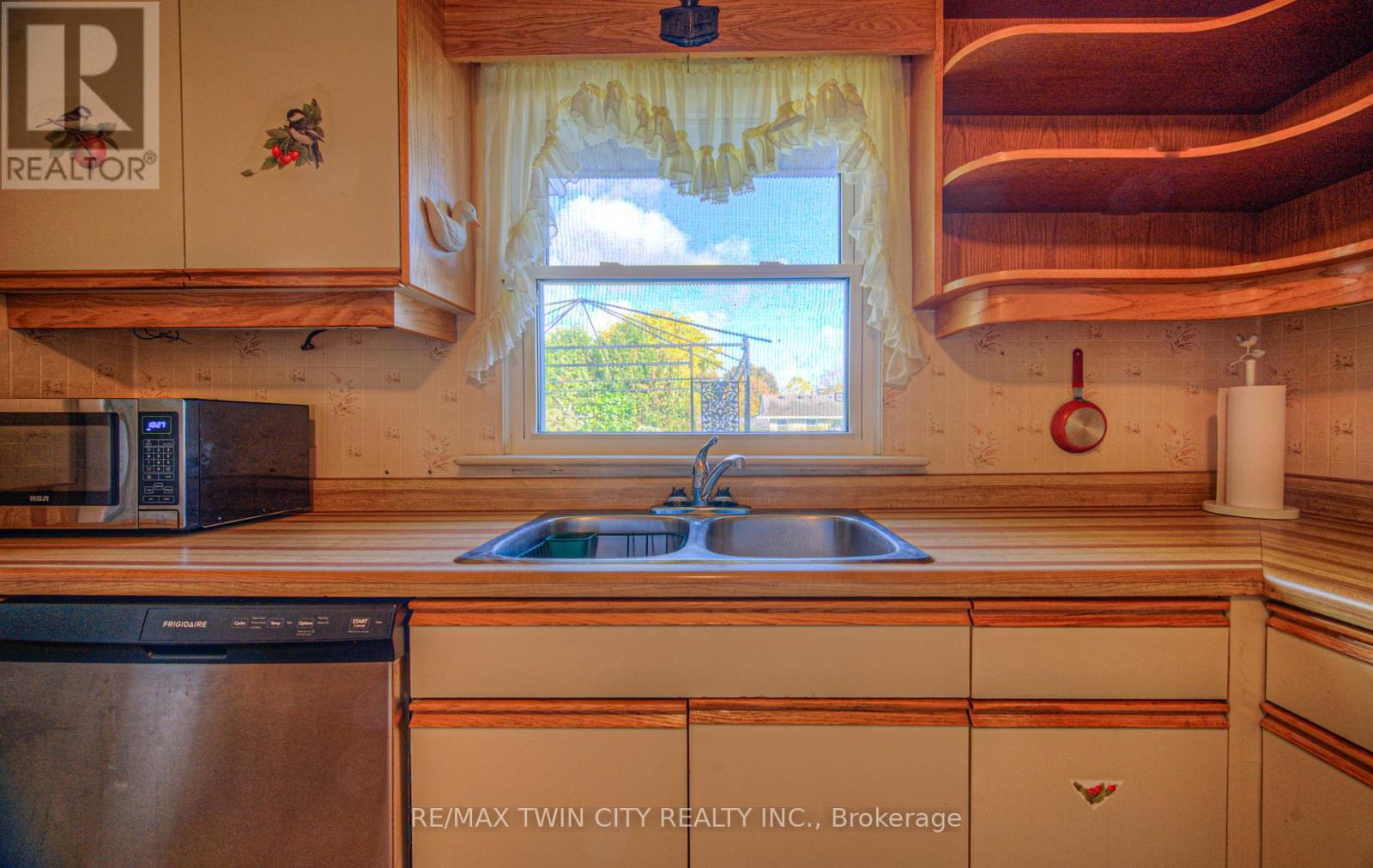 26 Culham Drive, Cambridge, Ontario  N1S 2G8 - Photo 15 - X12475525