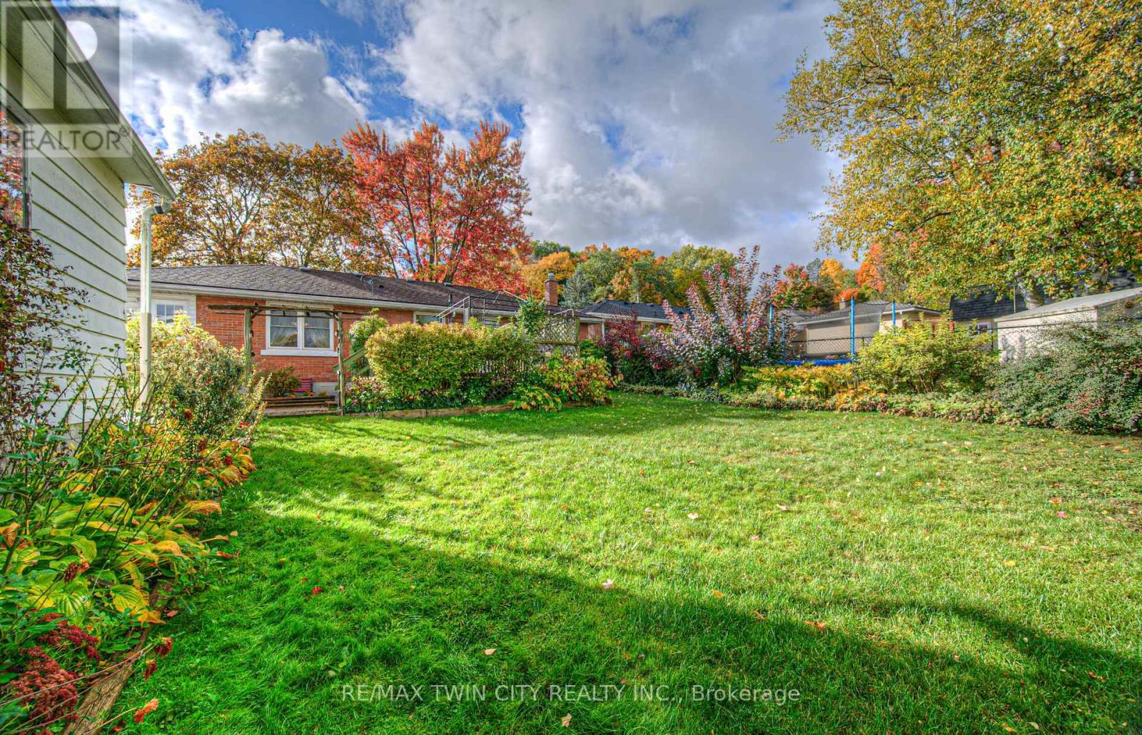 26 Culham Drive, Cambridge, Ontario  N1S 2G8 - Photo 39 - X12475525