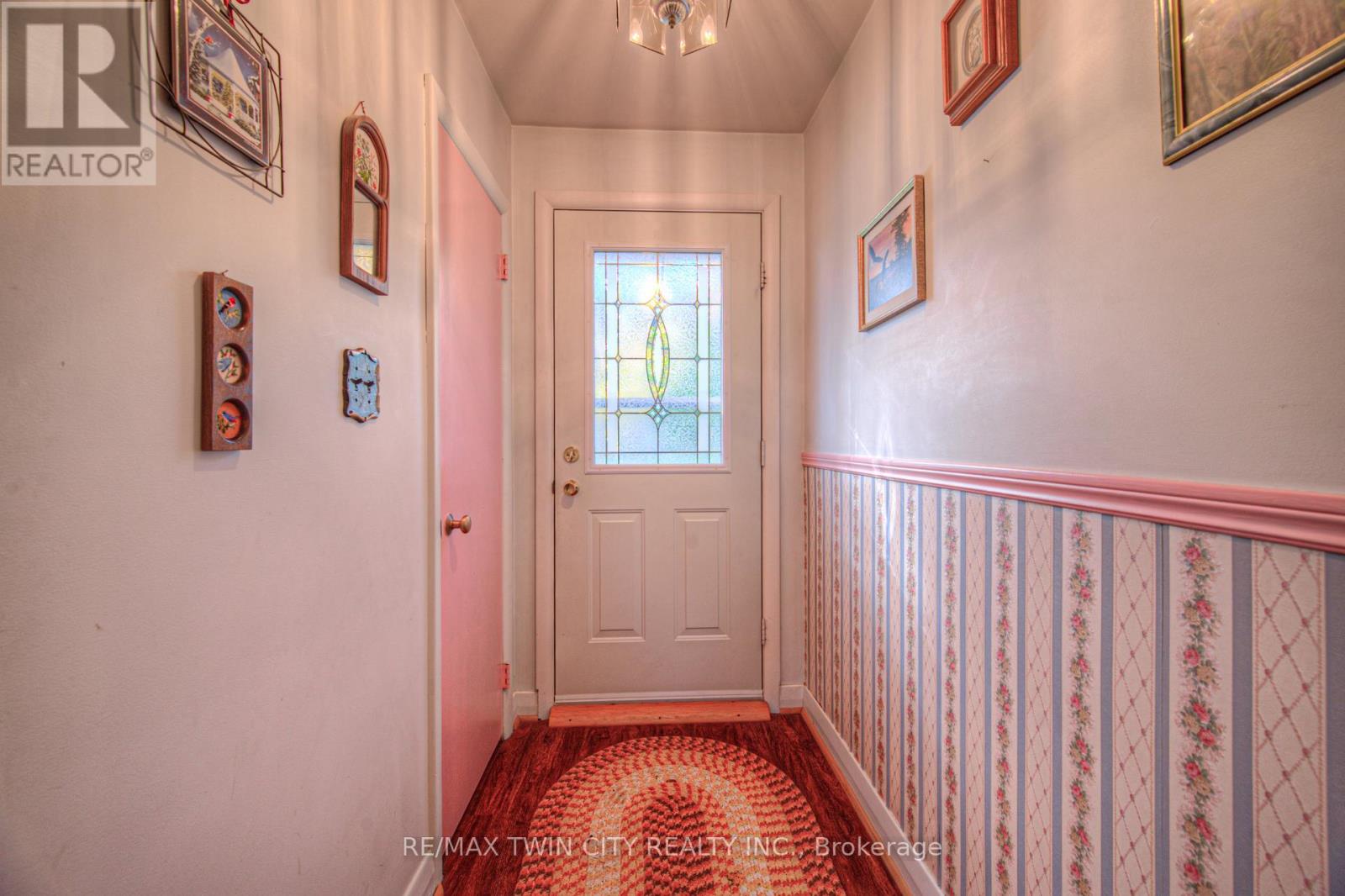 26 Culham Drive, Cambridge, Ontario  N1S 2G8 - Photo 5 - X12475525