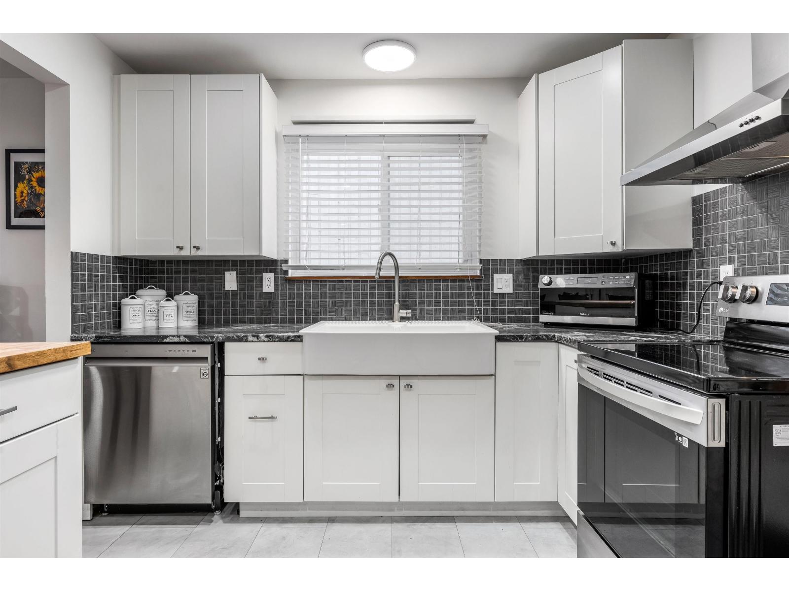 8542 Mccutcheon Avenue, Chilliwack Proper South, Chilliwack, British Columbia  V2P 7K7 - Photo 4 - R3060871