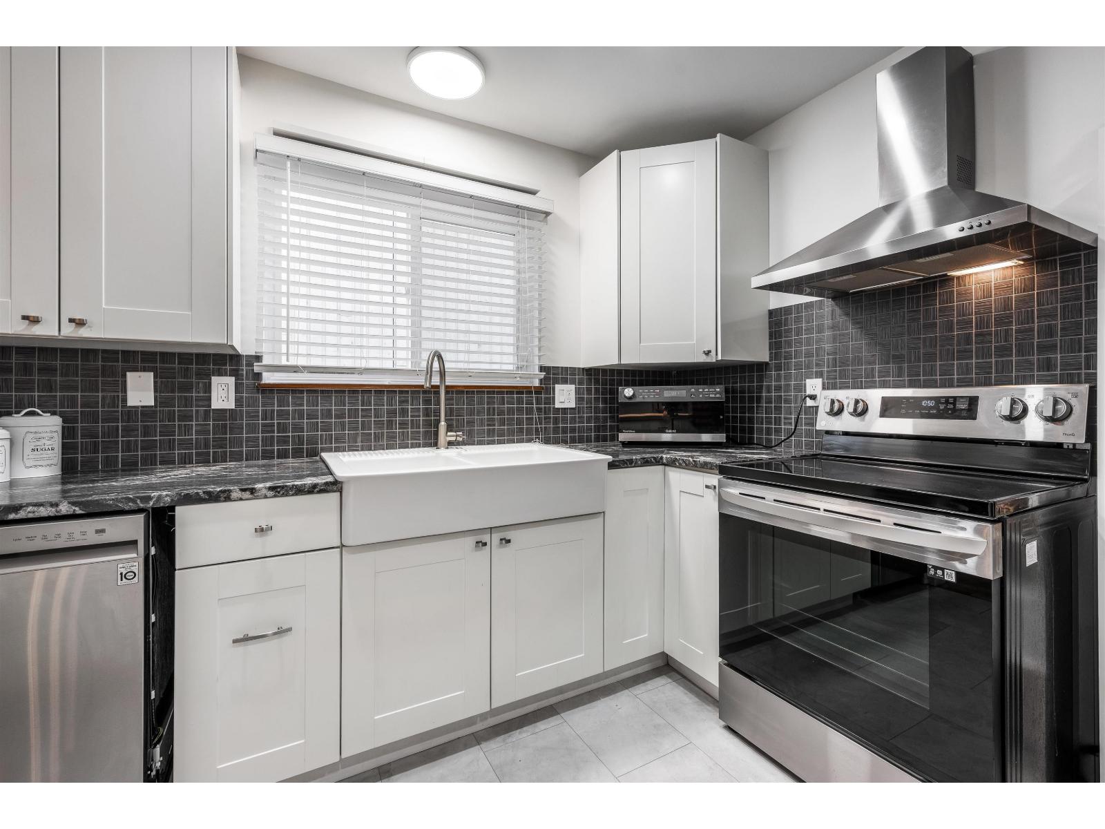 8542 Mccutcheon Avenue, Chilliwack Proper South, Chilliwack, British Columbia  V2P 7K7 - Photo 3 - R3060871