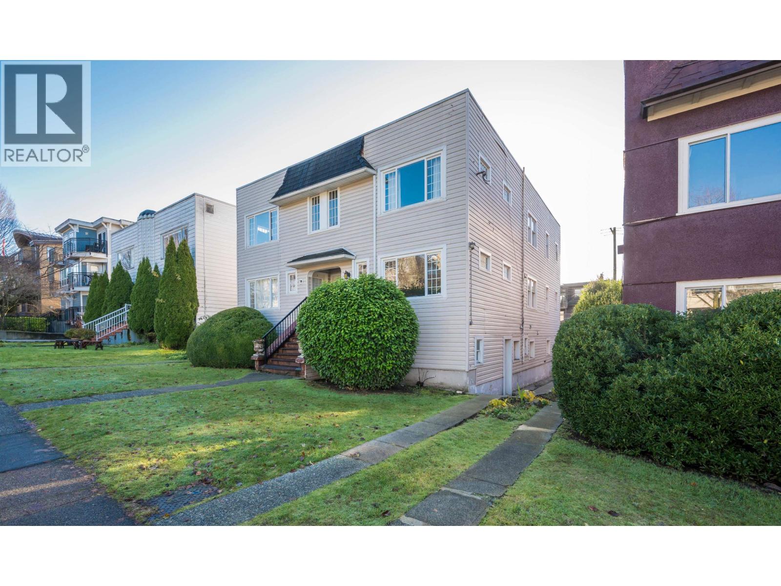 2466 W 4th Avenue, Vancouver, British Columbia  V6K 1P3 - Photo 1 - C8073217