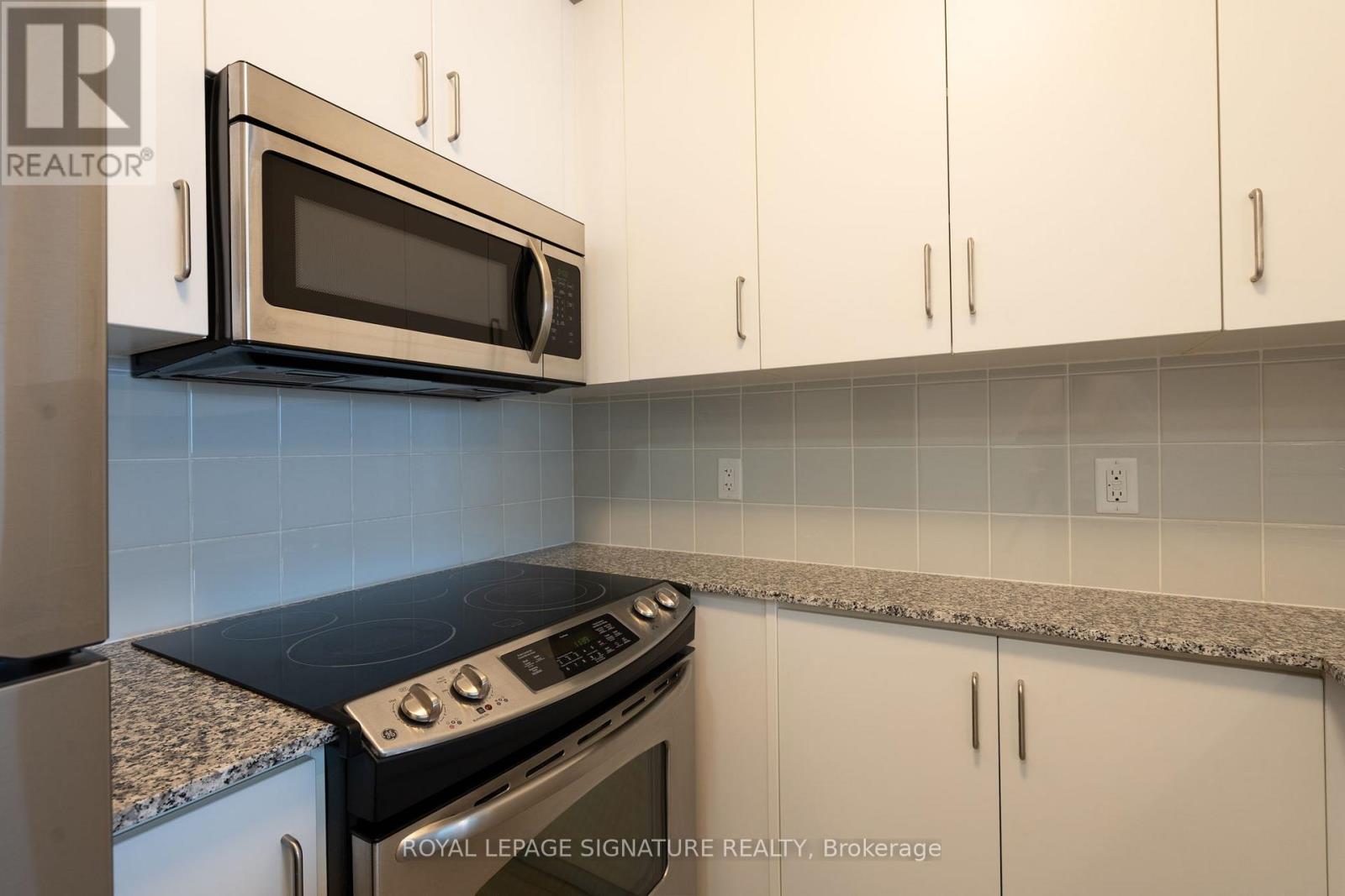 409 - 215 Sherway Gardens Road, Toronto, Ontario  M9C 0A4 - Photo 9 - W12475542