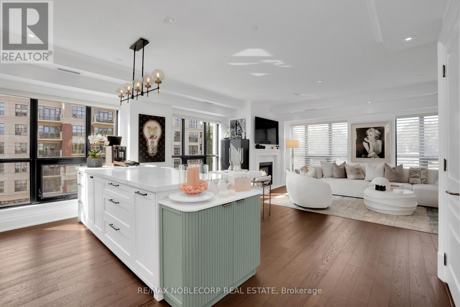 404 - 4 The Kingsway, Toronto (Kingsway South), Ontario  M8X 2T1 - Photo 12 - W12475543