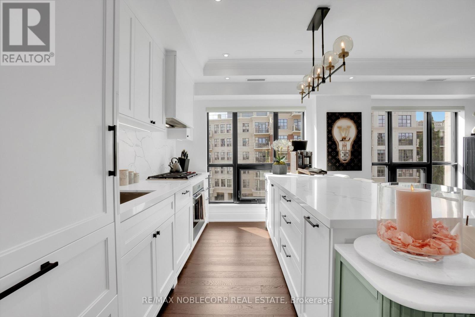 404 - 4 The Kingsway, Toronto (Kingsway South), Ontario  M8X 2T1 - Photo 13 - W12475543