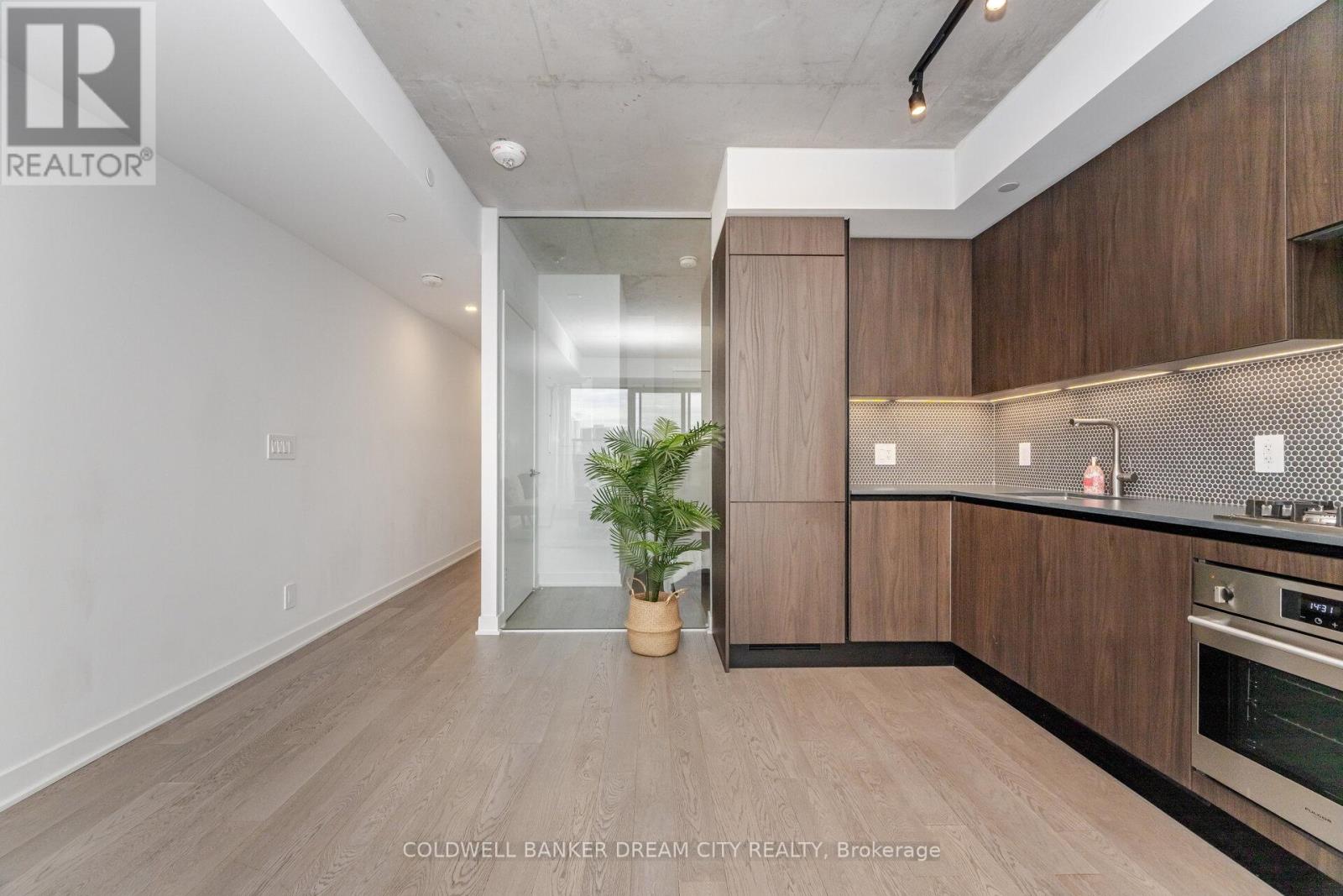 423 - 2720 Dundas Street W, Toronto, Ontario  M6P 1Y2 - Photo 10 - W12475554