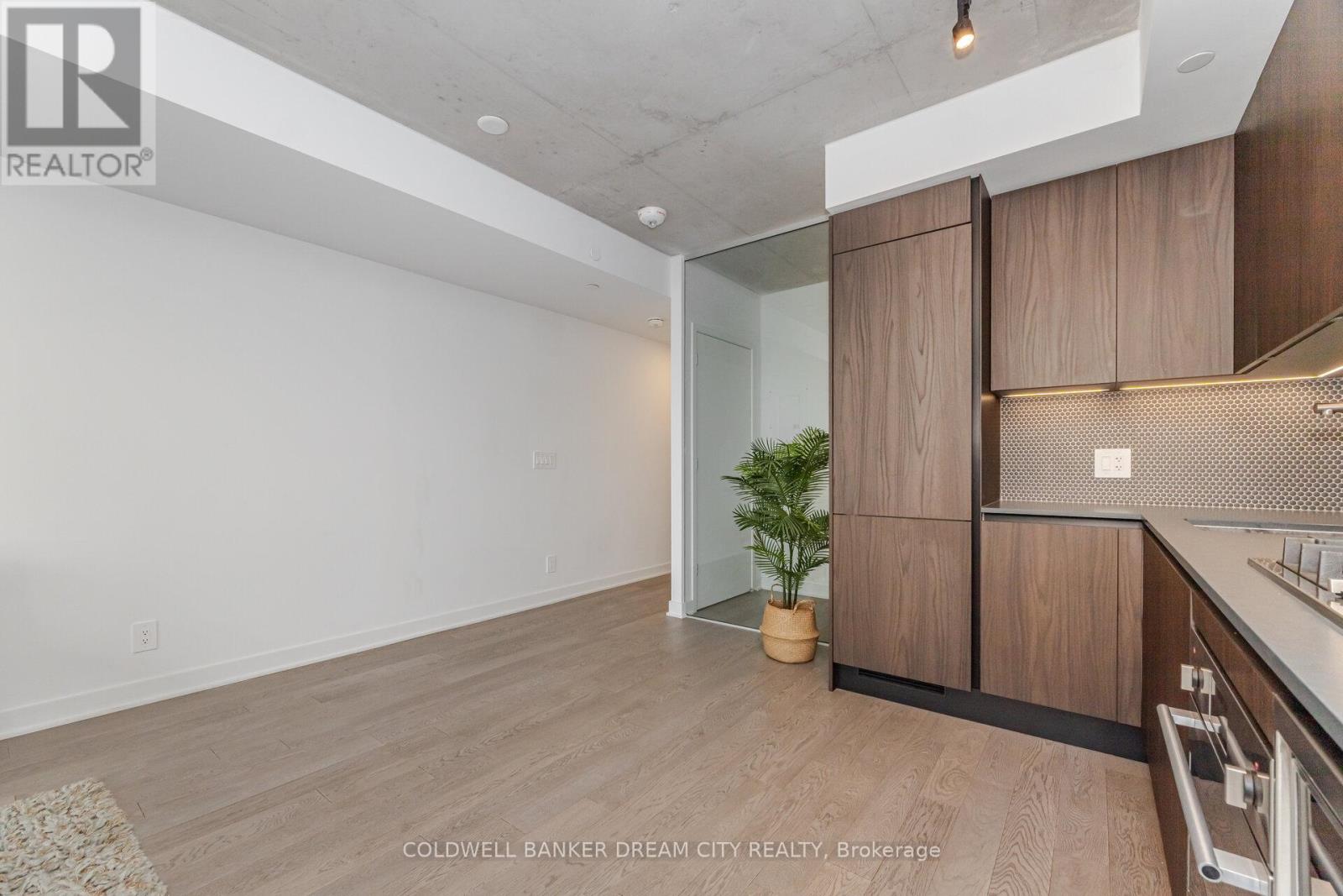 423 - 2720 Dundas Street W, Toronto, Ontario  M6P 1Y2 - Photo 11 - W12475554