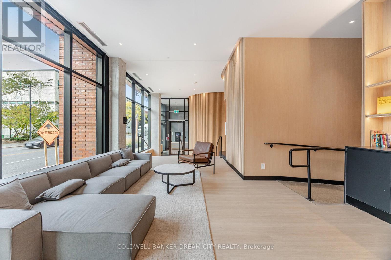 423 - 2720 Dundas Street W, Toronto, Ontario  M6P 1Y2 - Photo 3 - W12475554
