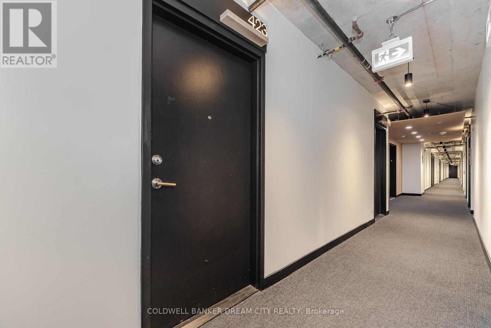 423 - 2720 Dundas Street W, Toronto, Ontario  M6P 1Y2 - Photo 4 - W12475554