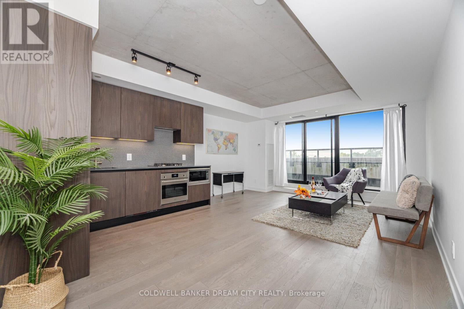 423 - 2720 Dundas Street W, Toronto, Ontario  M6P 1Y2 - Photo 7 - W12475554