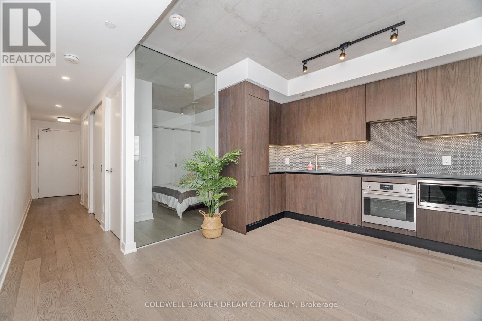 423 - 2720 Dundas Street W, Toronto, Ontario  M6P 1Y2 - Photo 9 - W12475554