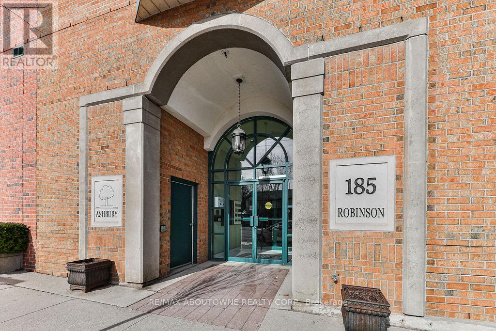 405 - 185 Robinson Street, Oakville, Ontario  L6J 5W7 - Photo 3 - W12475563