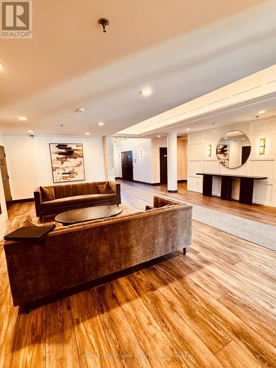 405 - 185 Robinson Street, Oakville, Ontario  L6J 5W7 - Photo 5 - W12475563