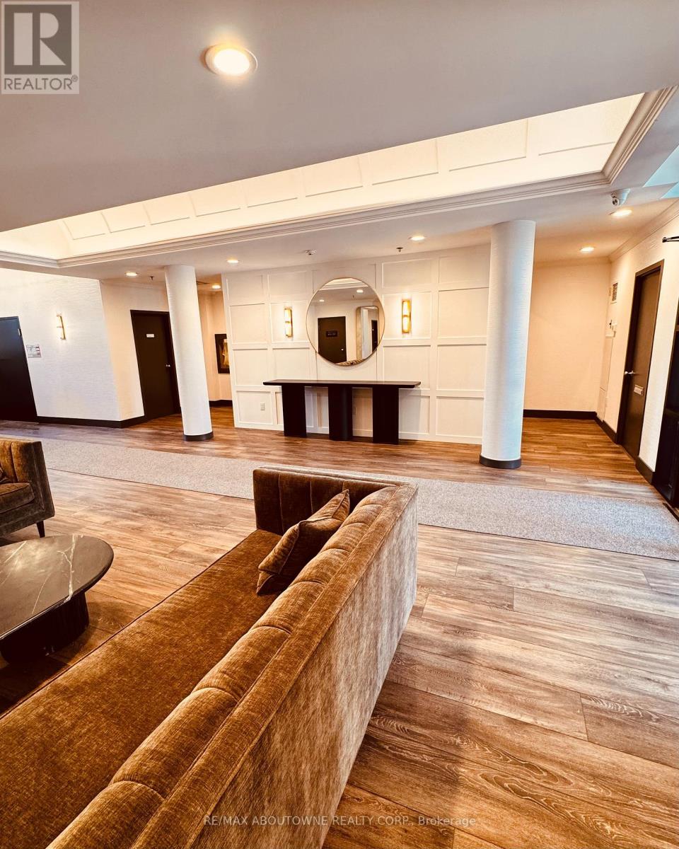 405 - 185 Robinson Street, Oakville, Ontario  L6J 5W7 - Photo 6 - W12475563