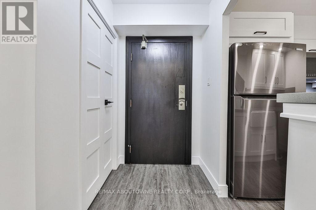 405 - 185 Robinson Street, Oakville, Ontario  L6J 5W7 - Photo 9 - W12475563