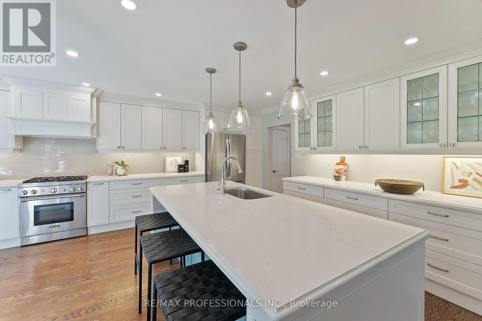 19 Palace Arch Drive, Toronto, Ontario  M9A 2R9 - Photo 15 - W12475597