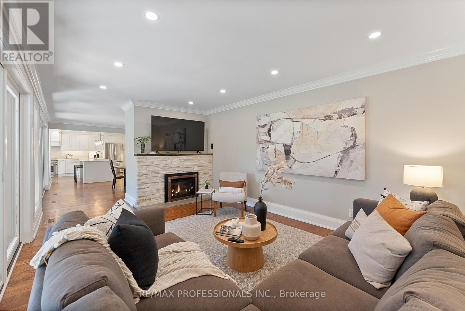 19 Palace Arch Drive, Toronto, Ontario  M9A 2R9 - Photo 20 - W12475597