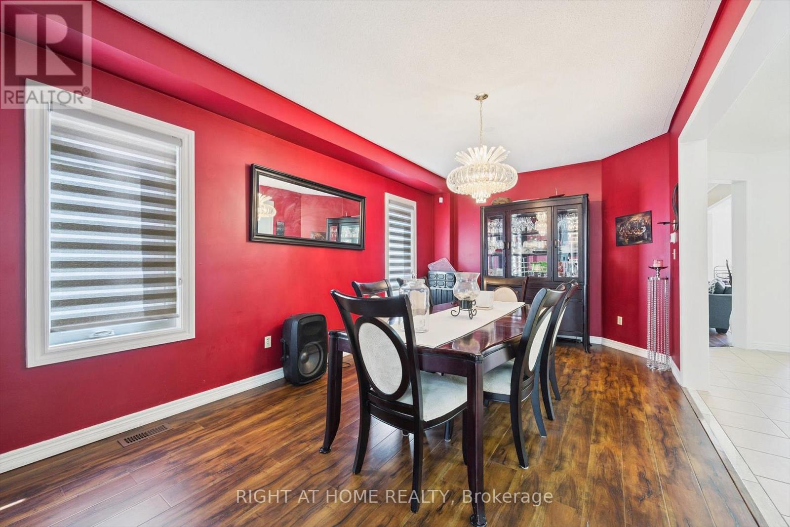 38 Cape Dorset Crescent, Brampton (Sandringham-Wellington), Ontario  L6R 3L2 - Photo 4 - W12475601