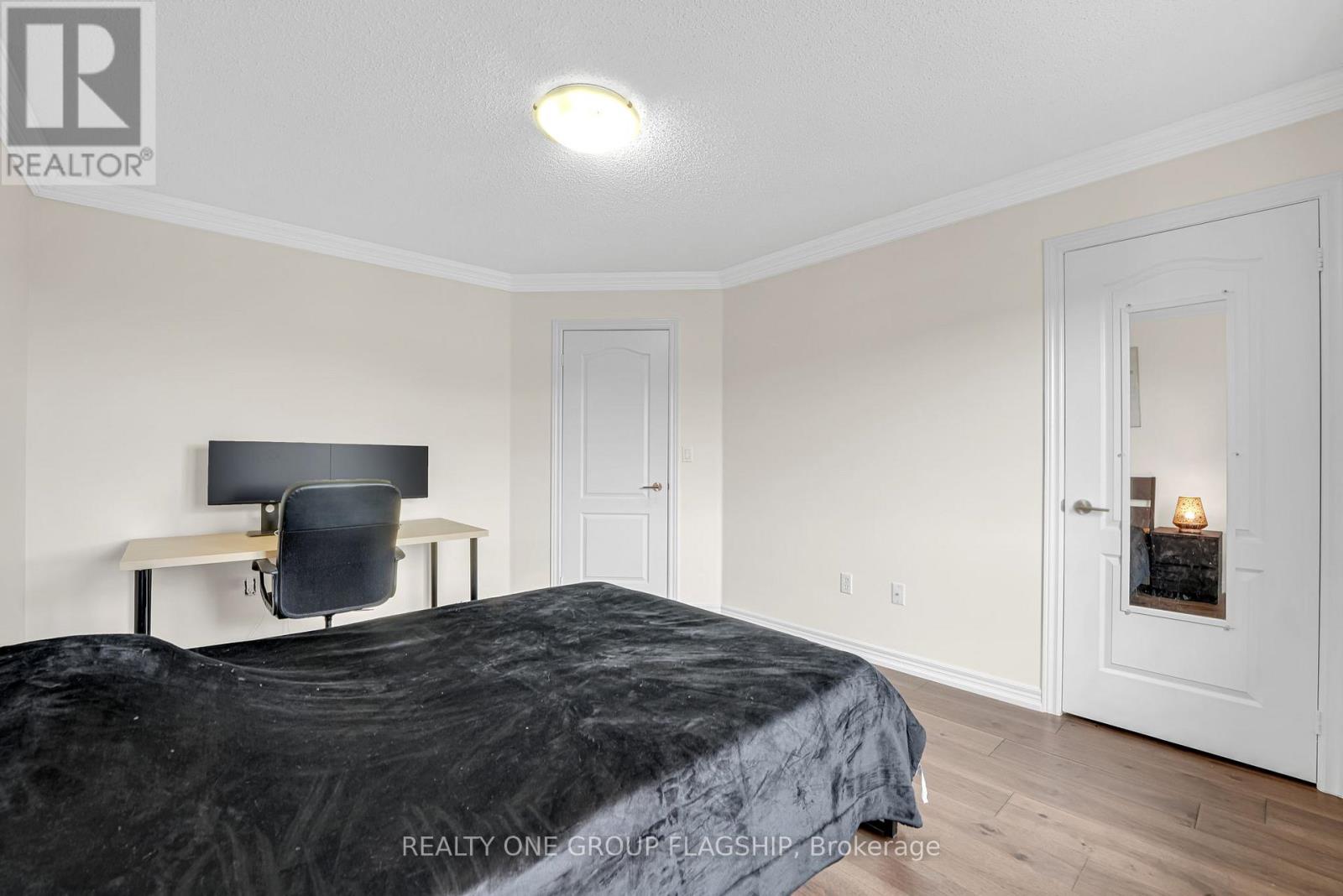 1128 Knotty Pine Grove, Mississauga, Ontario  L5W 1J6 - Photo 17 - W12475641