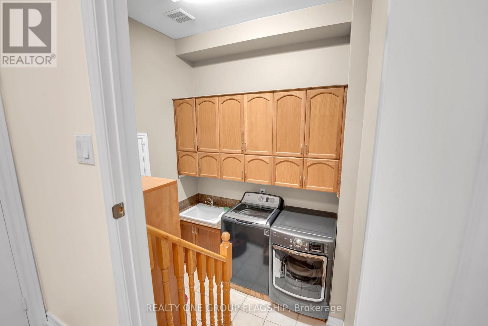 1128 Knotty Pine Grove, Mississauga, Ontario  L5W 1J6 - Photo 38 - W12475641
