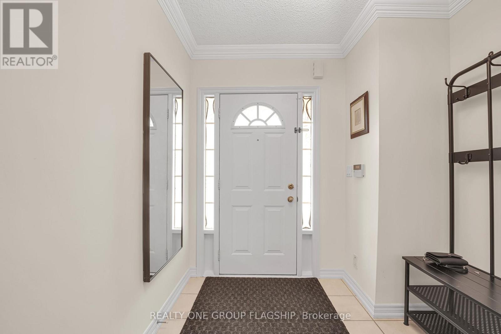 1128 Knotty Pine Grove, Mississauga, Ontario  L5W 1J6 - Photo 5 - W12475641