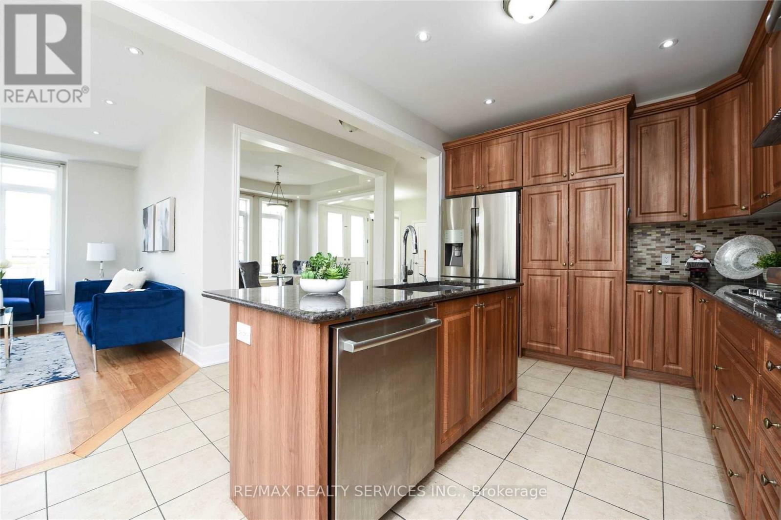 2 Falling Leaf Drive N, Caledon, Ontario  L7C 3Z4 - Photo 11 - W12475653
