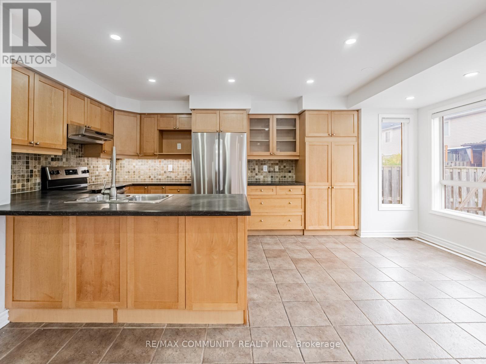 18 Ollie Avenue, Brampton, Ontario  L6X 0M7 - Photo 14 - W12475663