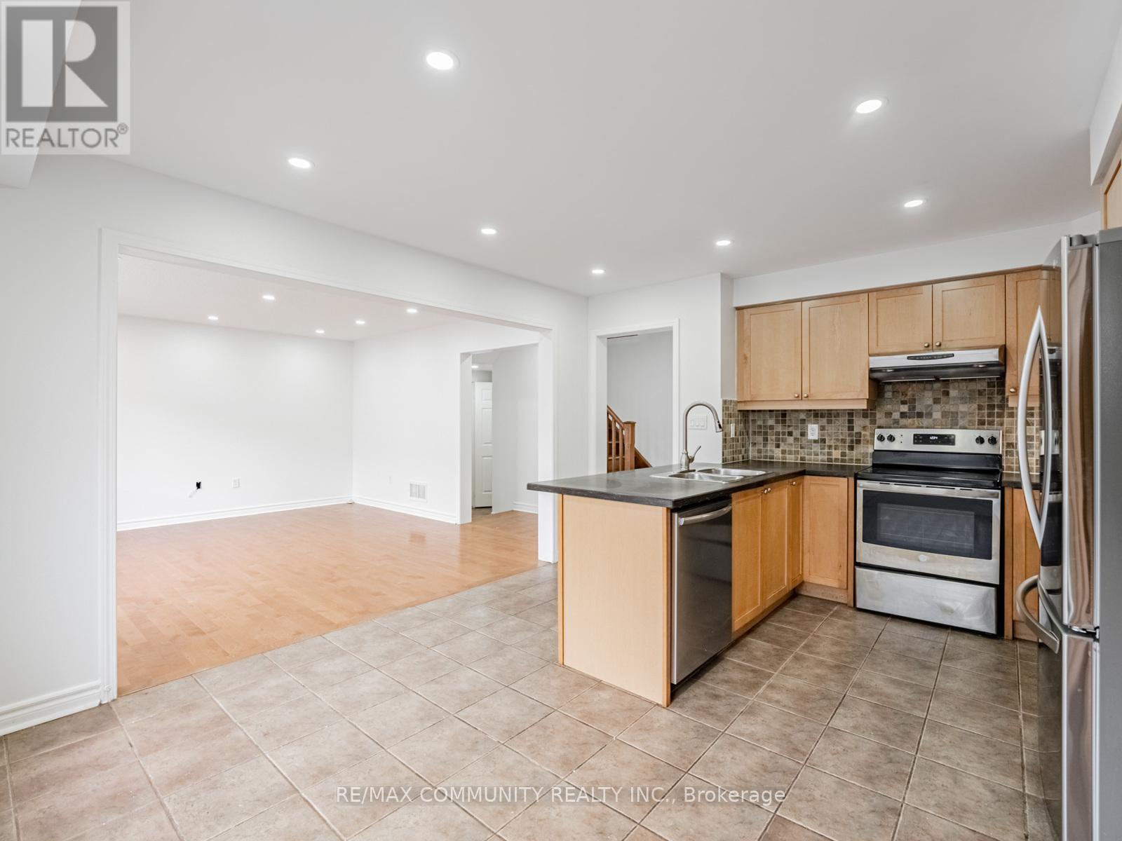 18 Ollie Avenue, Brampton, Ontario  L6X 0M7 - Photo 16 - W12475663
