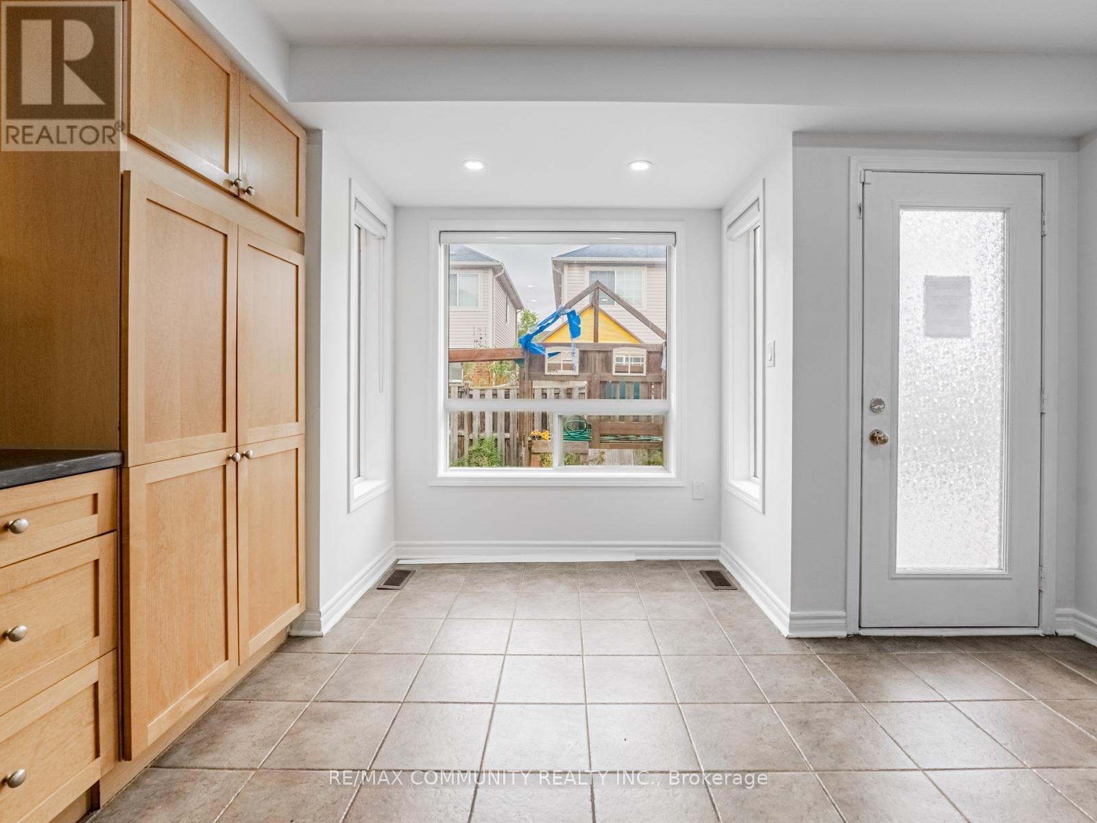 18 Ollie Avenue, Brampton, Ontario  L6X 0M7 - Photo 17 - W12475663