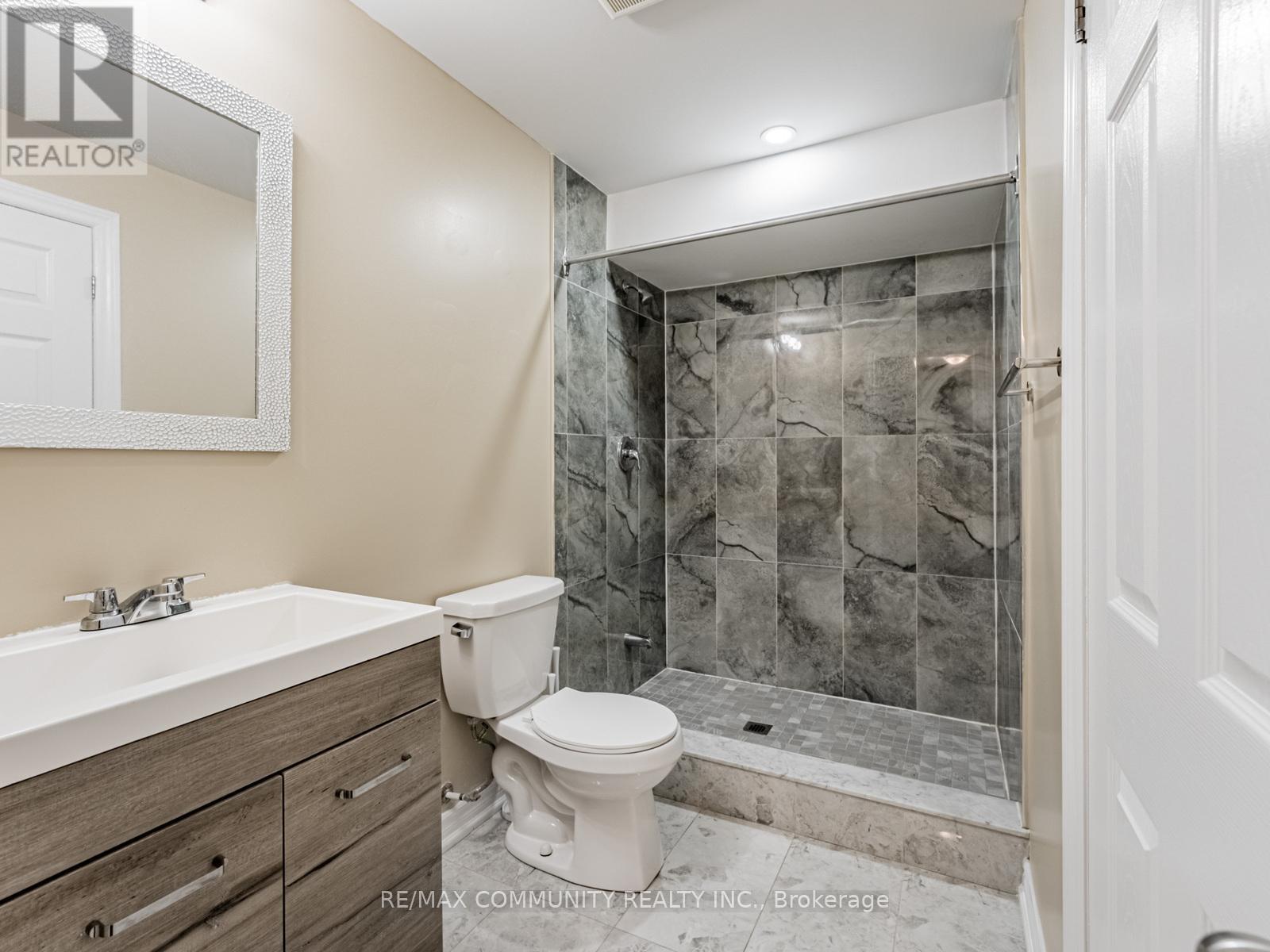 18 Ollie Avenue, Brampton, Ontario  L6X 0M7 - Photo 36 - W12475663