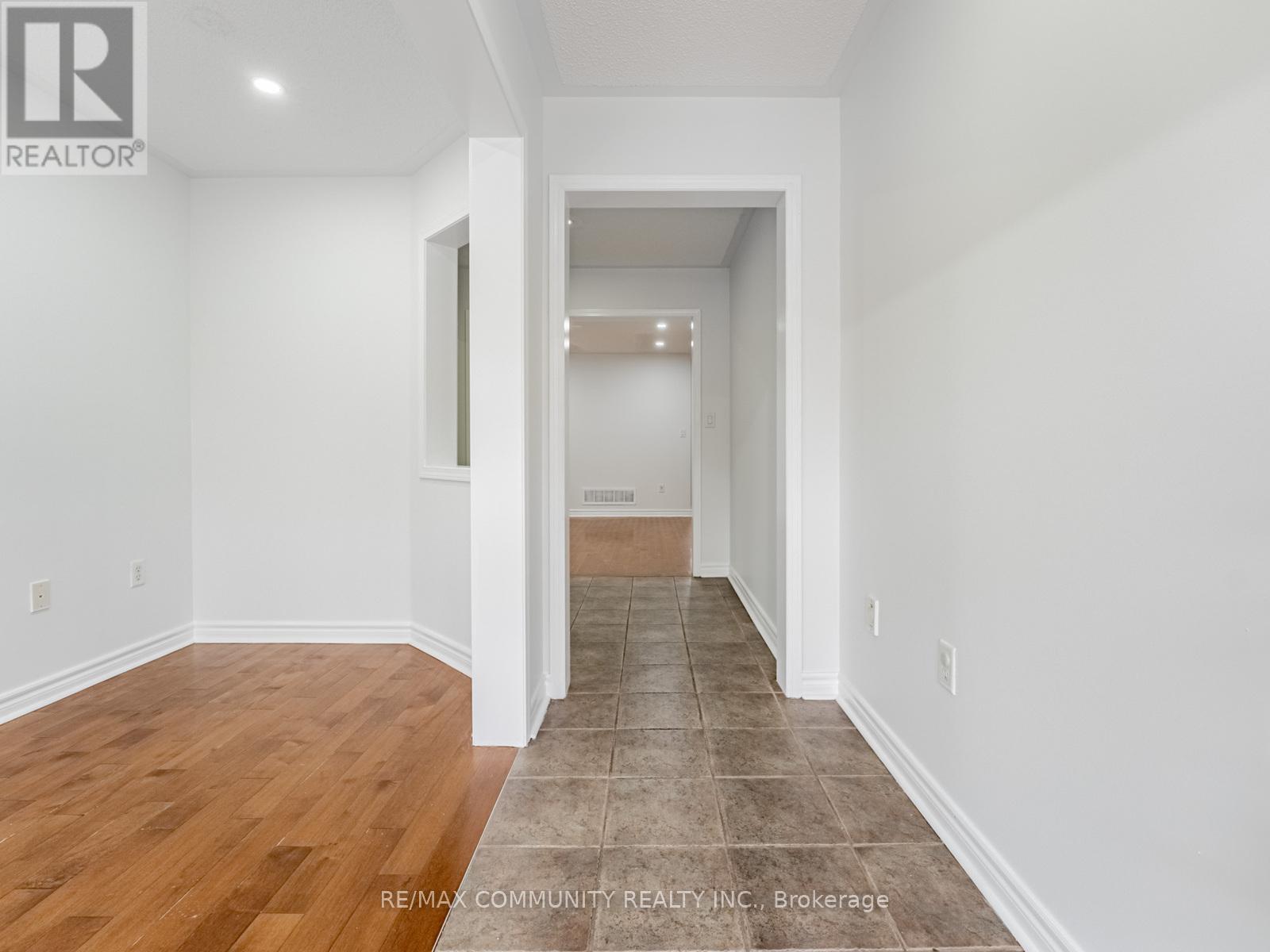 18 Ollie Avenue, Brampton, Ontario  L6X 0M7 - Photo 7 - W12475663