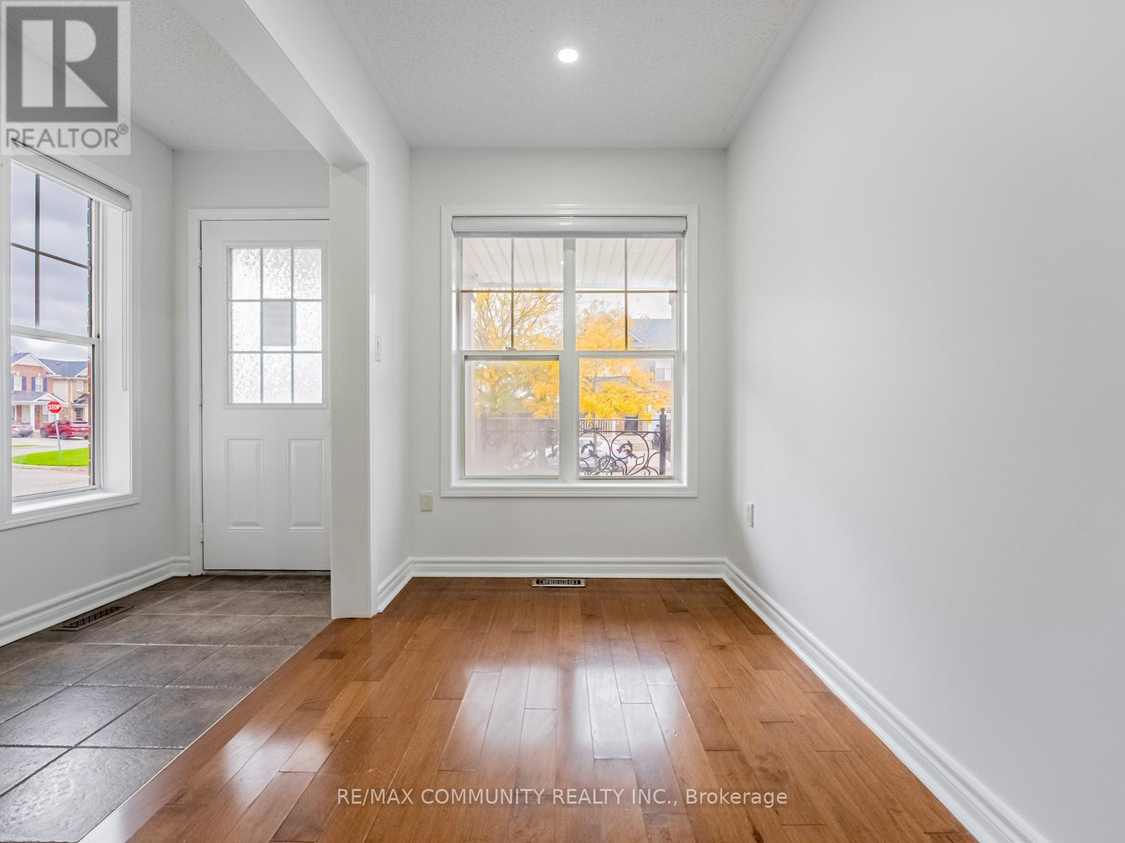 18 Ollie Avenue, Brampton, Ontario  L6X 0M7 - Photo 8 - W12475663