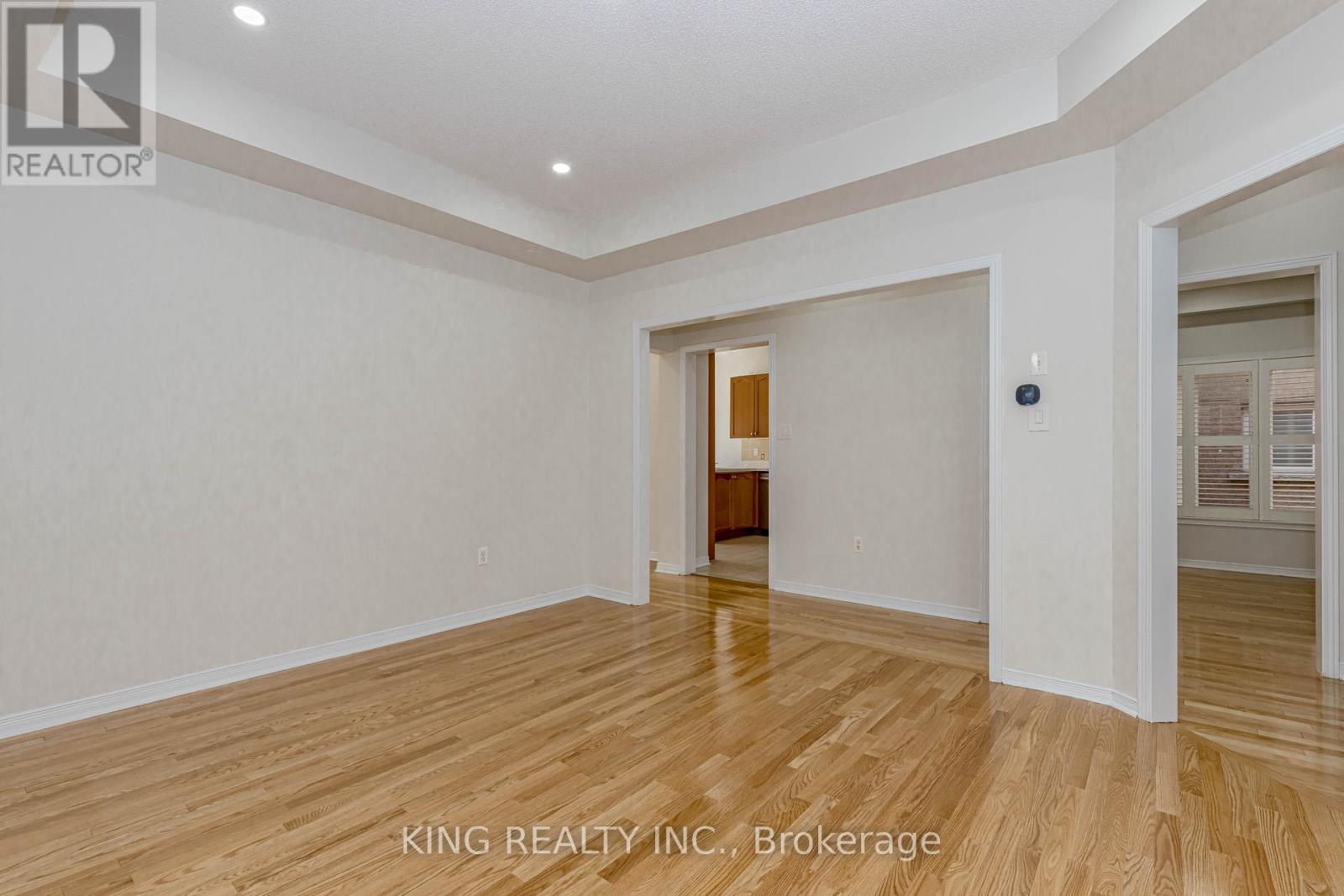 14 Ledgerock Road, Brampton (Bram East), Ontario  L6P 2L7 - Photo 10 - W12475673