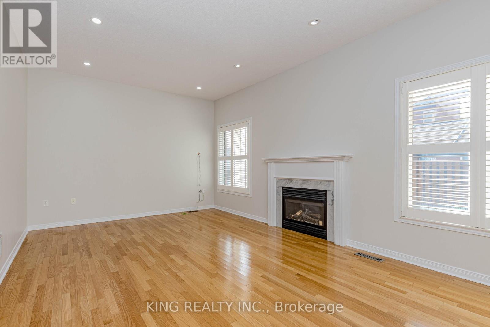14 Ledgerock Road, Brampton (Bram East), Ontario  L6P 2L7 - Photo 11 - W12475673