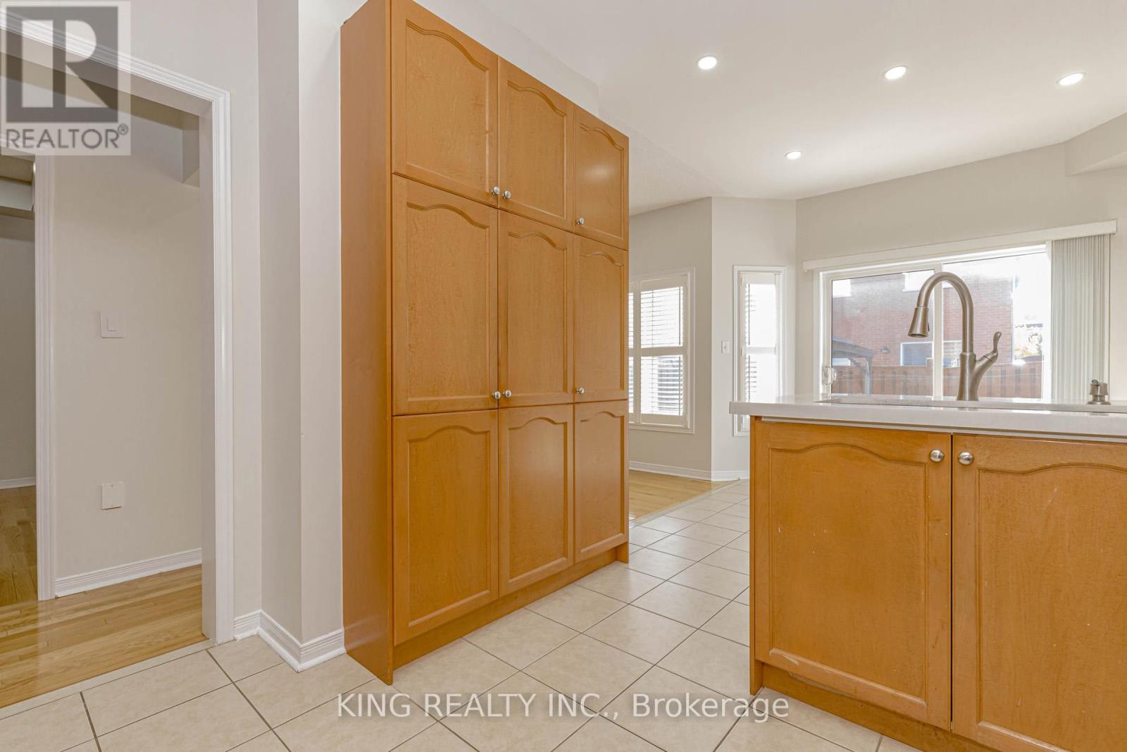 14 Ledgerock Road, Brampton (Bram East), Ontario  L6P 2L7 - Photo 16 - W12475673