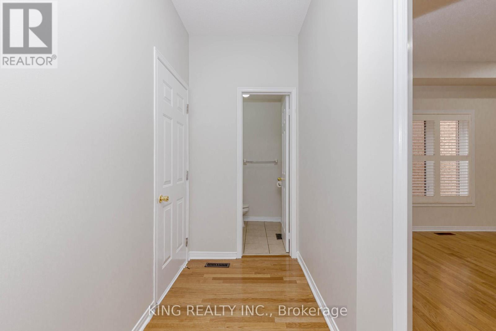 14 Ledgerock Road, Brampton (Bram East), Ontario  L6P 2L7 - Photo 17 - W12475673
