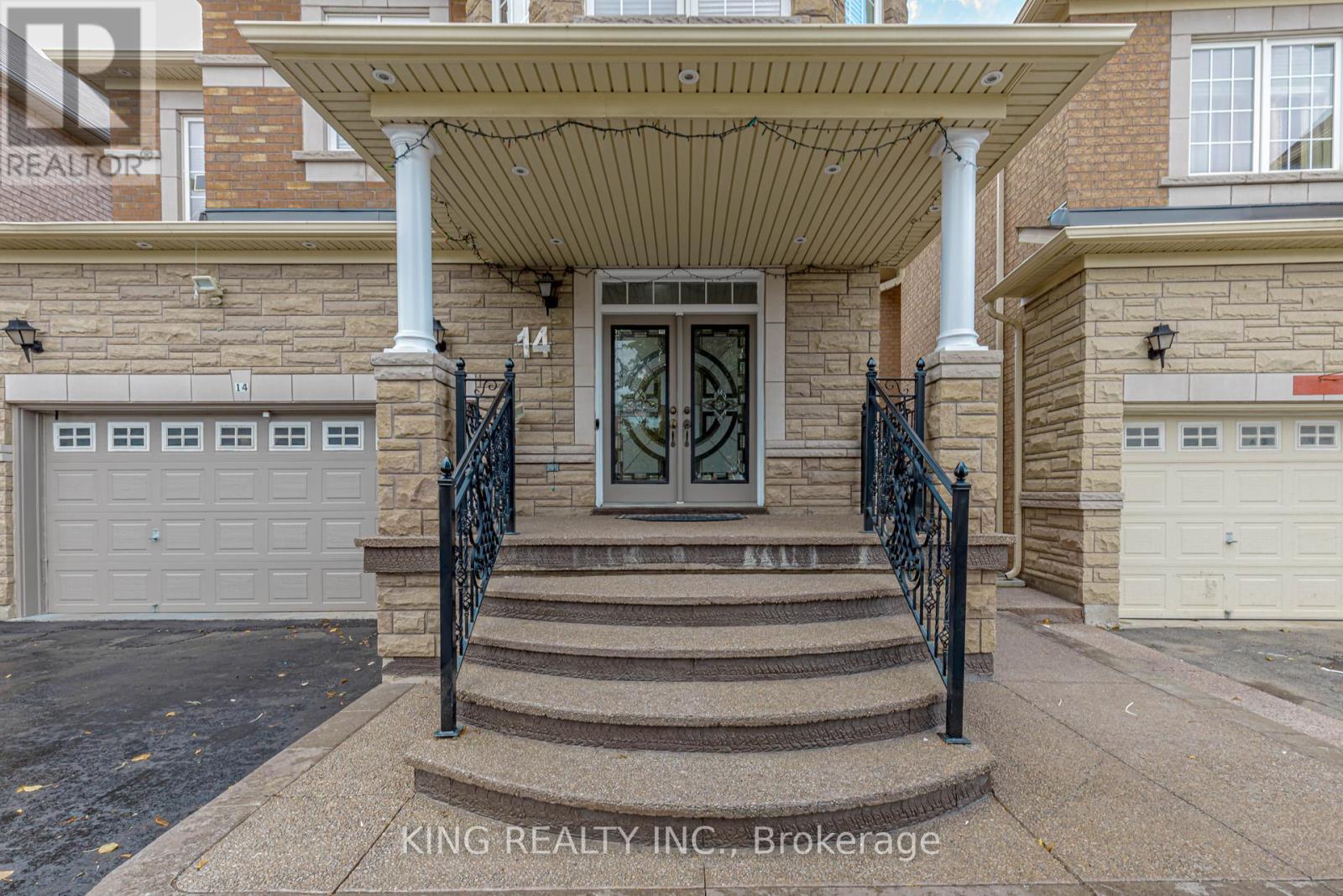 14 Ledgerock Road, Brampton (Bram East), Ontario  L6P 2L7 - Photo 2 - W12475673