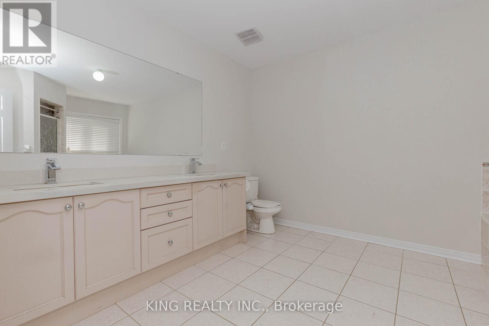 14 Ledgerock Road, Brampton (Bram East), Ontario  L6P 2L7 - Photo 27 - W12475673