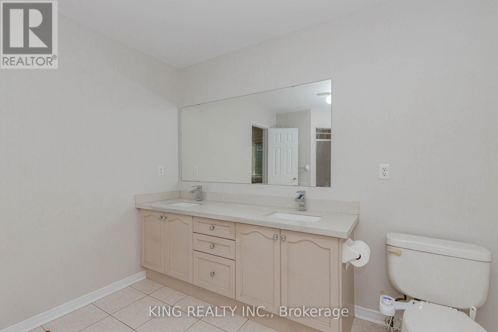 14 Ledgerock Road, Brampton (Bram East), Ontario  L6P 2L7 - Photo 28 - W12475673