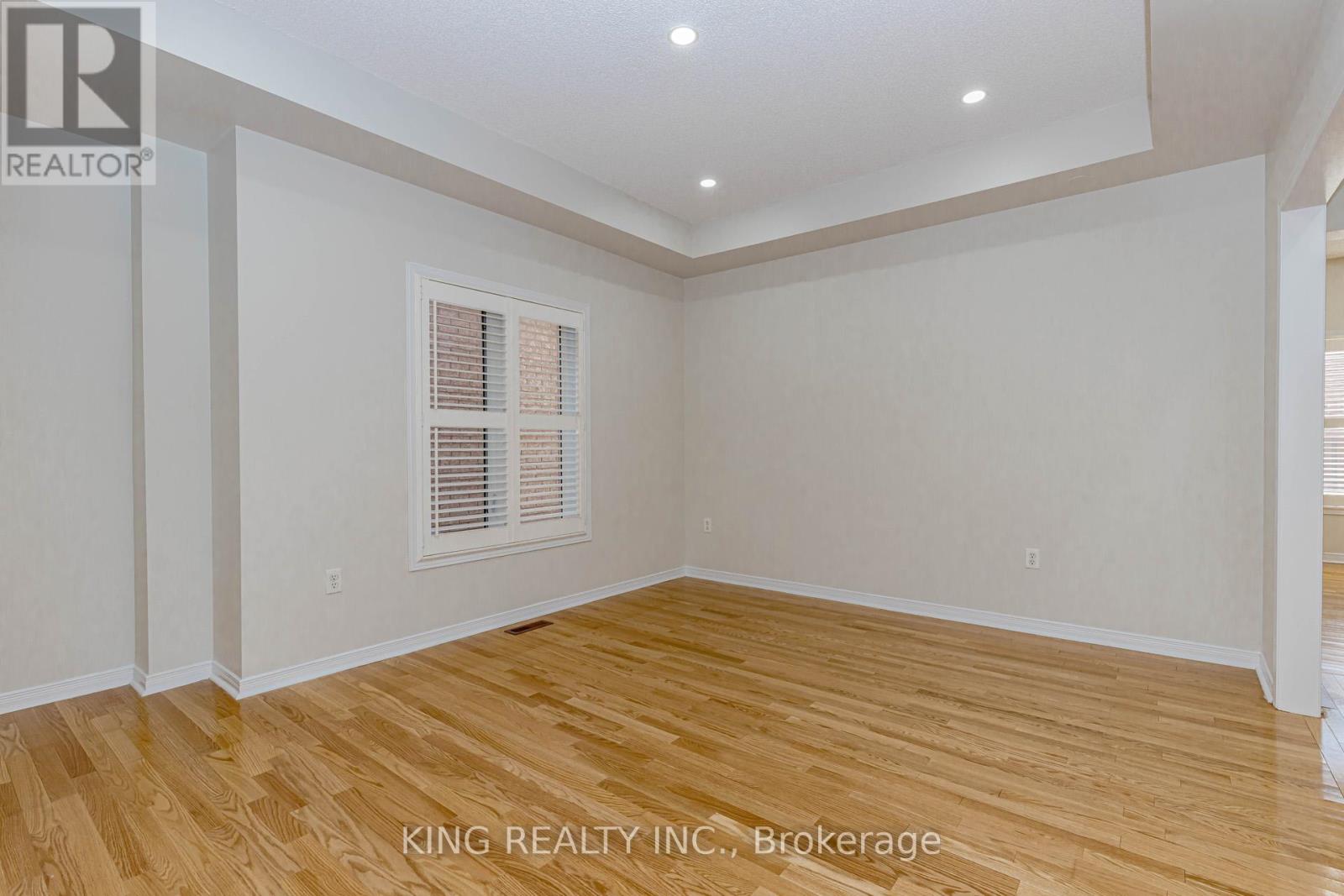 14 Ledgerock Road, Brampton (Bram East), Ontario  L6P 2L7 - Photo 7 - W12475673
