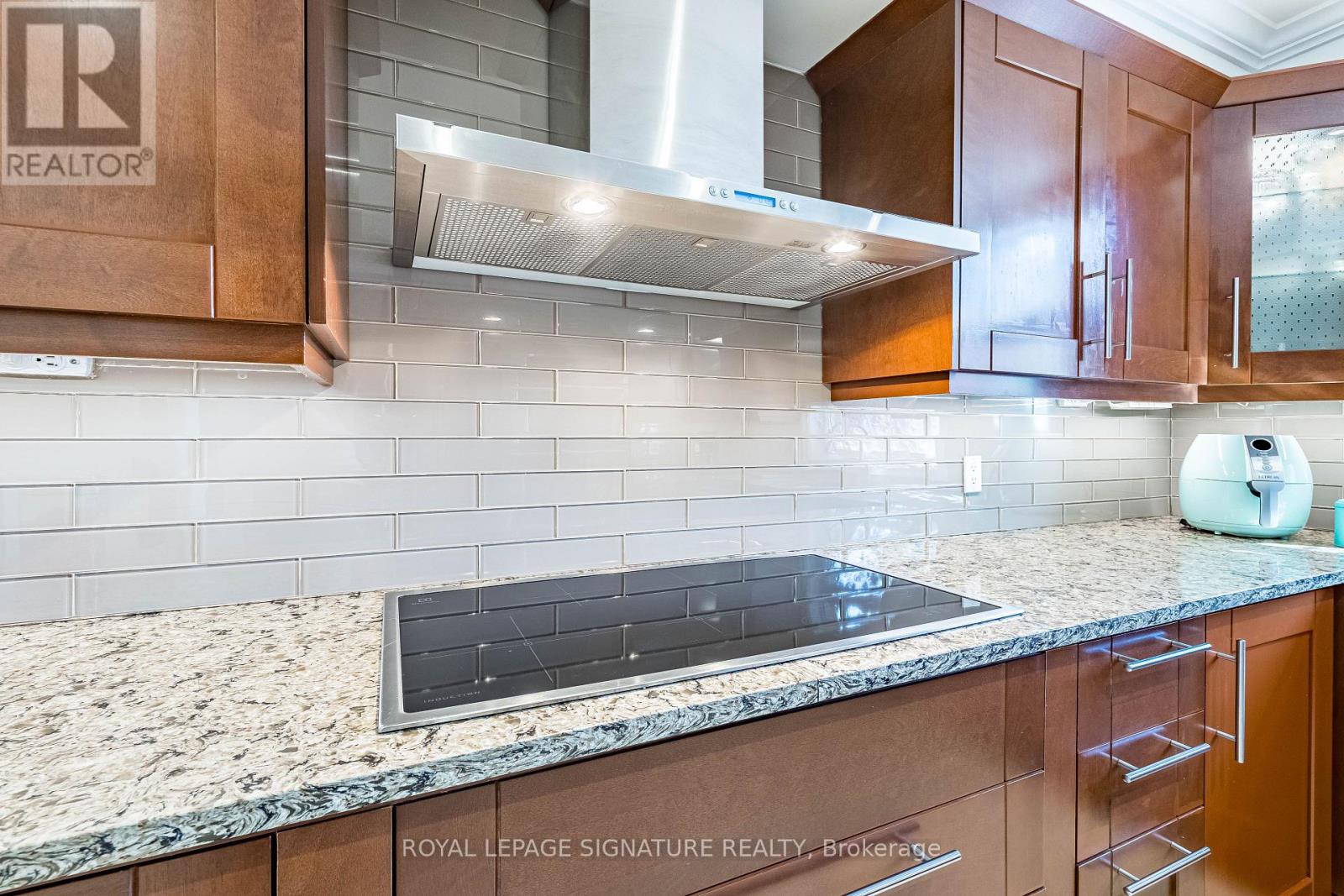 5571 Spangler Drive, Mississauga, Ontario  L5R 3M5 - Photo 19 - W12475678