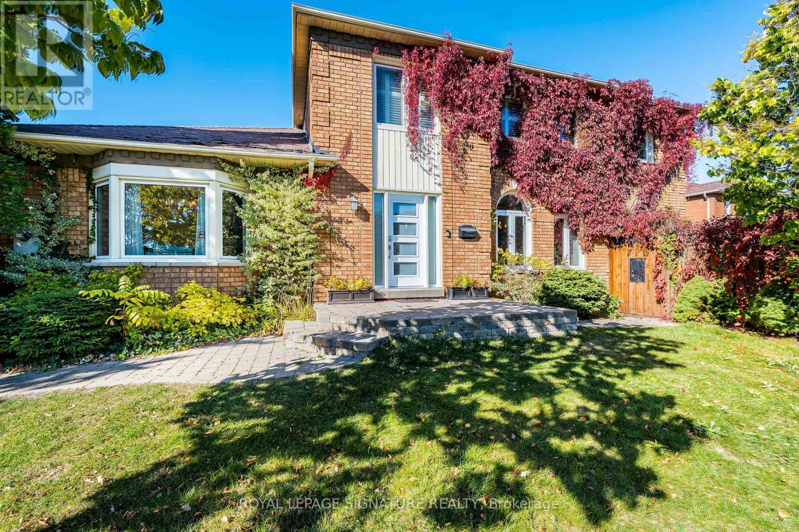 5571 Spangler Drive, Mississauga, Ontario  L5R 3M5 - Photo 2 - W12475678