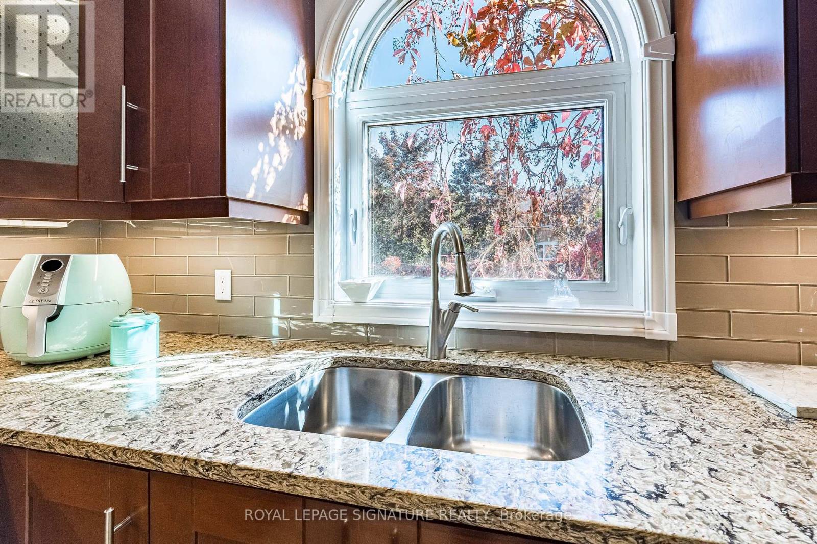 5571 Spangler Drive, Mississauga, Ontario  L5R 3M5 - Photo 21 - W12475678