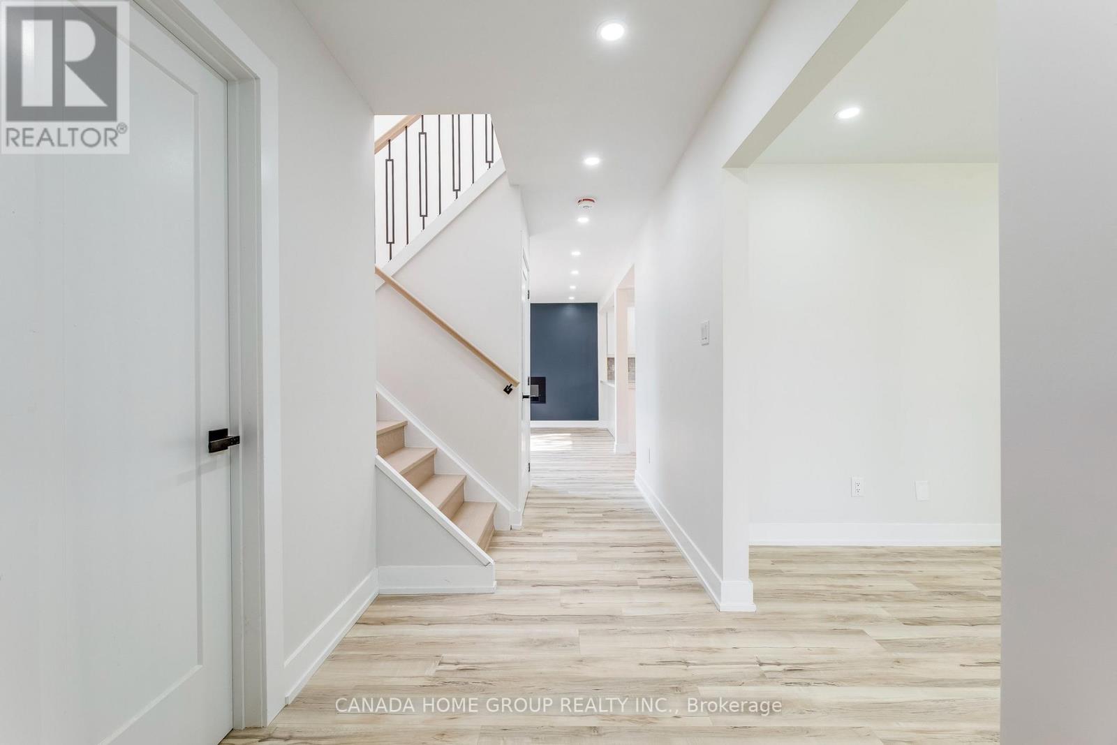 Upper - 6340 Kindree Circle, Mississauga, Ontario  L5N 3C2 - Photo 6 - W12475704