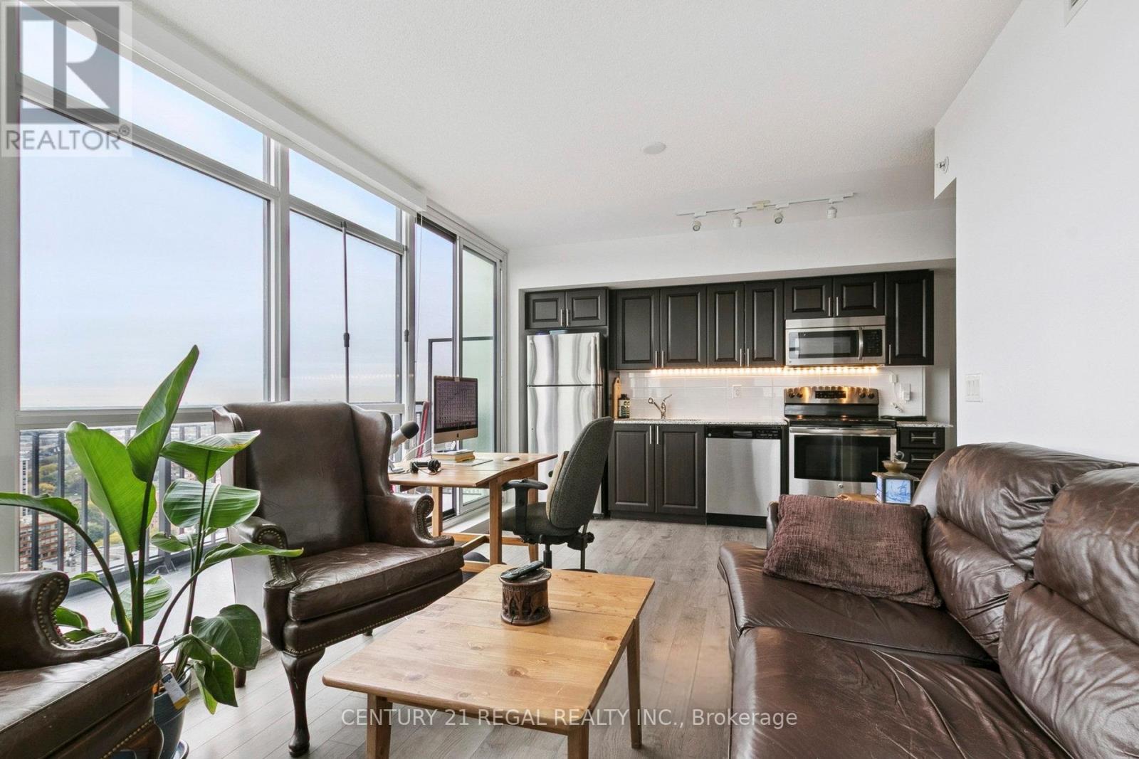 2707 - 830 Lawrence Avenue W, Toronto, Ontario  M6A 0A2 - Photo 2 - W12475750