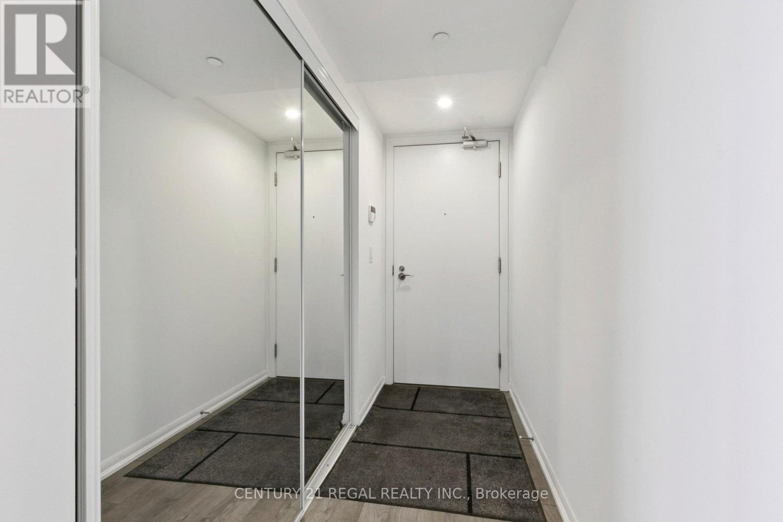 2707 - 830 Lawrence Avenue W, Toronto, Ontario  M6A 0A2 - Photo 4 - W12475750
