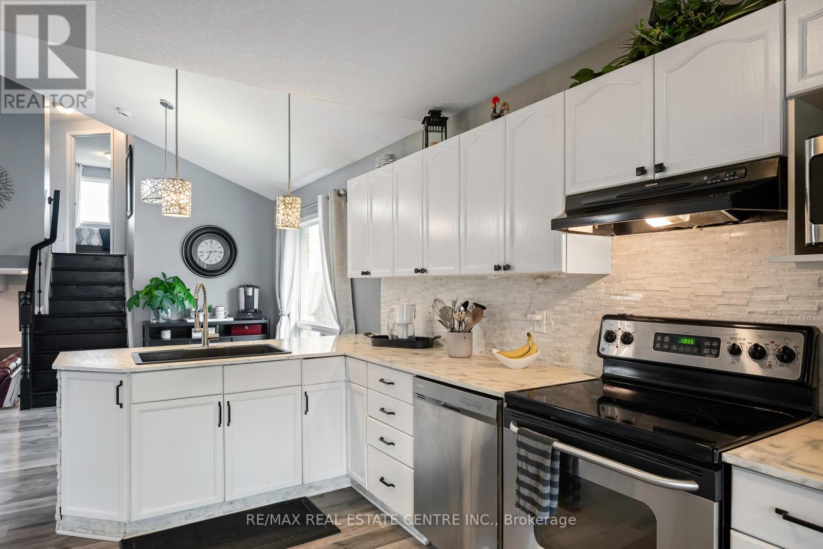 28 Henderson Street, Orangeville, Ontario  L9W 5G1 - Photo 16 - W12475760
