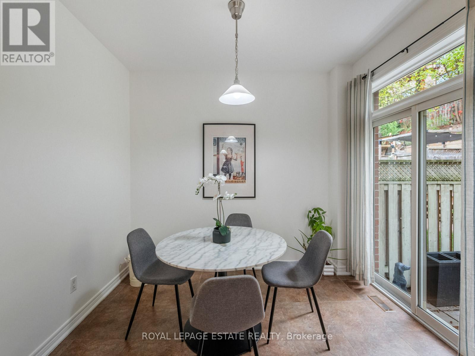 40 Bell Manor Drive, Toronto, Ontario  M8Y 0A4 - Photo 13 - W12475767