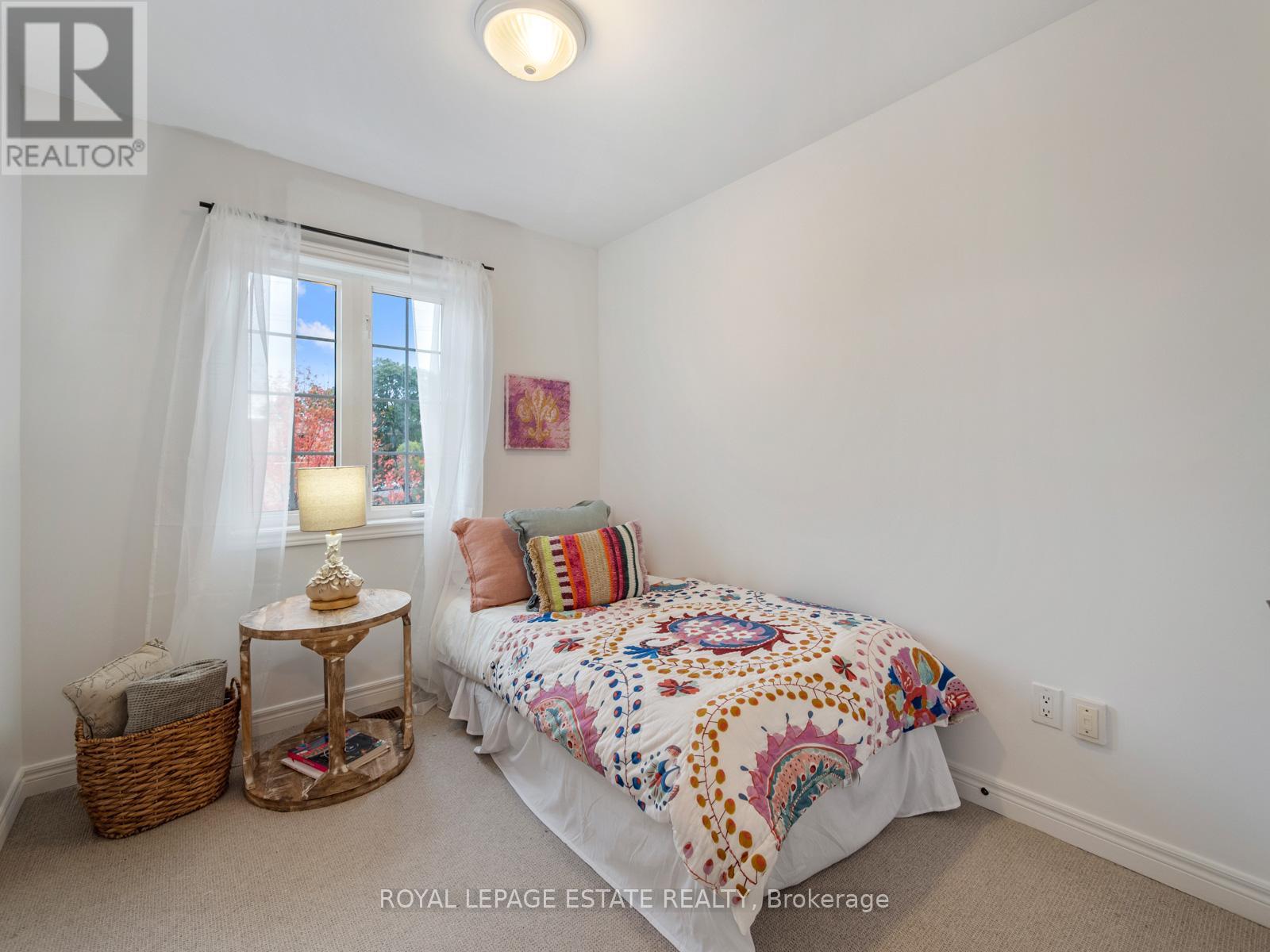 40 Bell Manor Drive, Toronto, Ontario  M8Y 0A4 - Photo 19 - W12475767